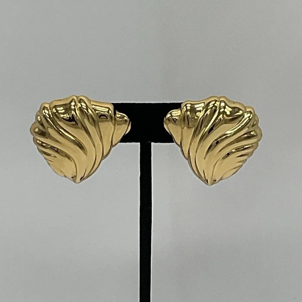 Vintage Christian Dior Gold Tone Shell Clip On Earrings Ribbed Signed Designer - Picture 11 of 12